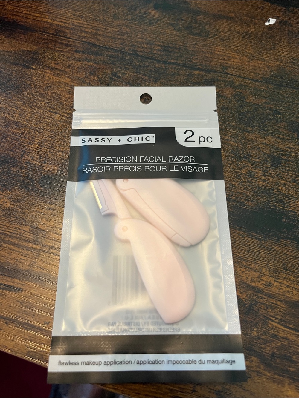 Sassy + Chic Pink Precision Facial Razors - 2 pc